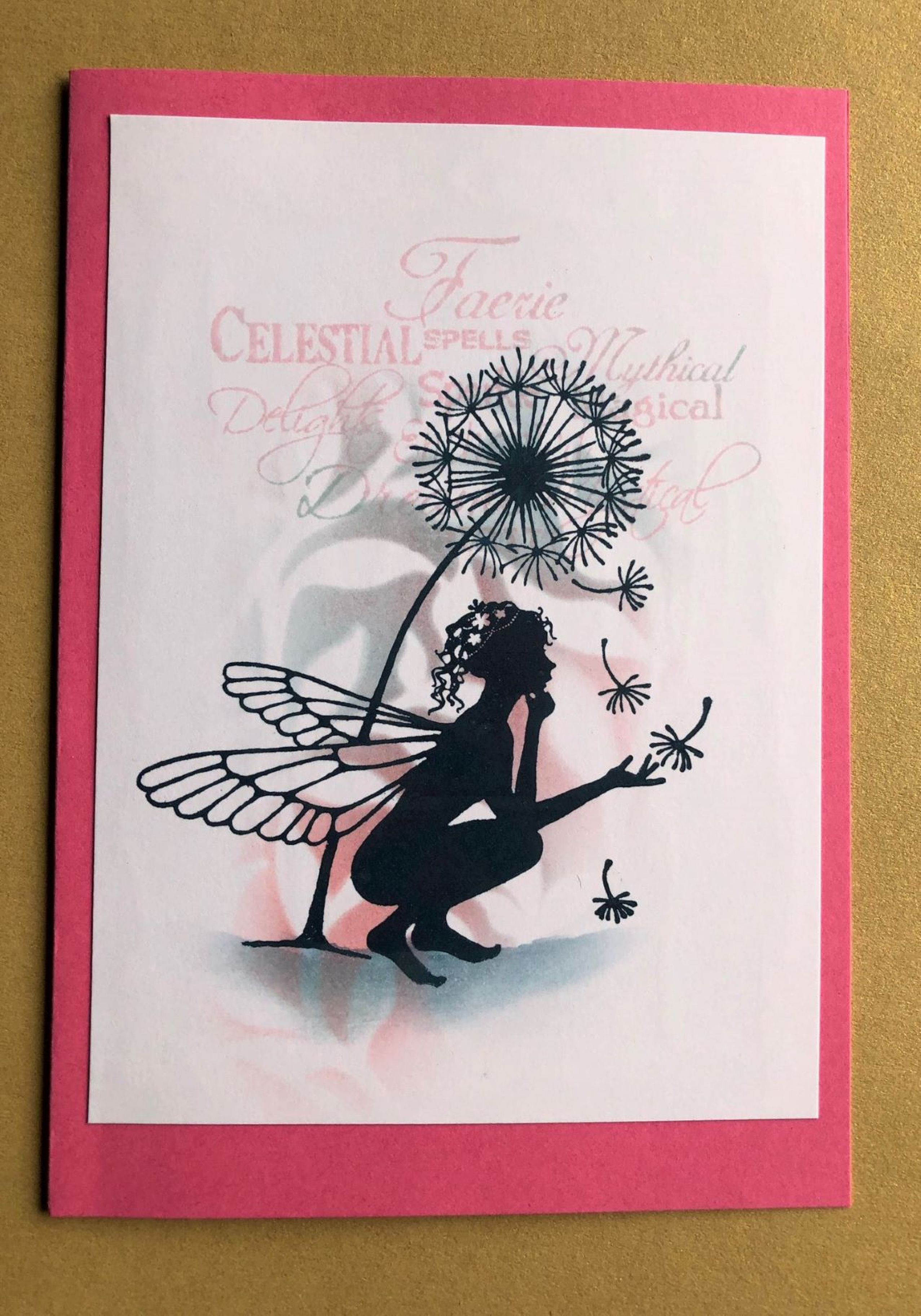 Fee mit Pusteblume