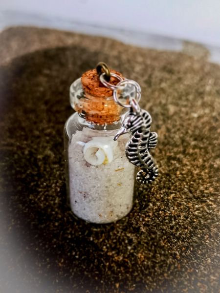 Glasfläschchen mit Seepferdchen