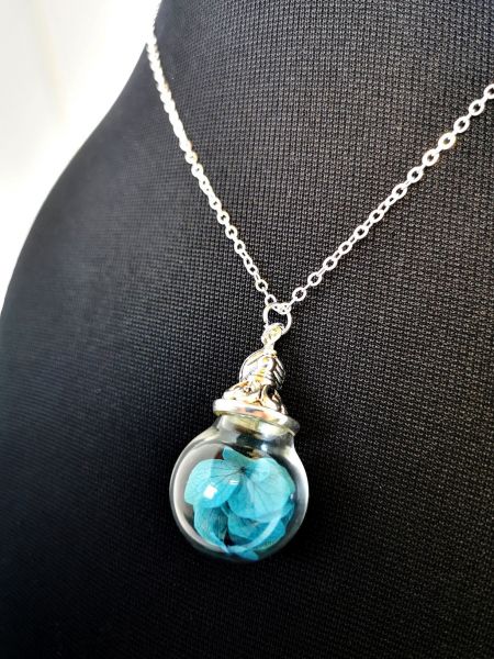 Glaskugel mit Hortensie silber