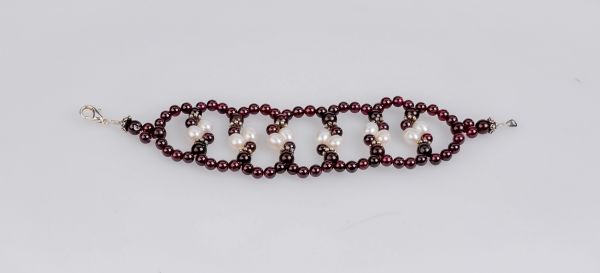Armband Granat und Süsswasserperlen