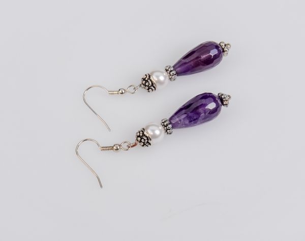 Ohrringe Süsswasserperle und Amethyst